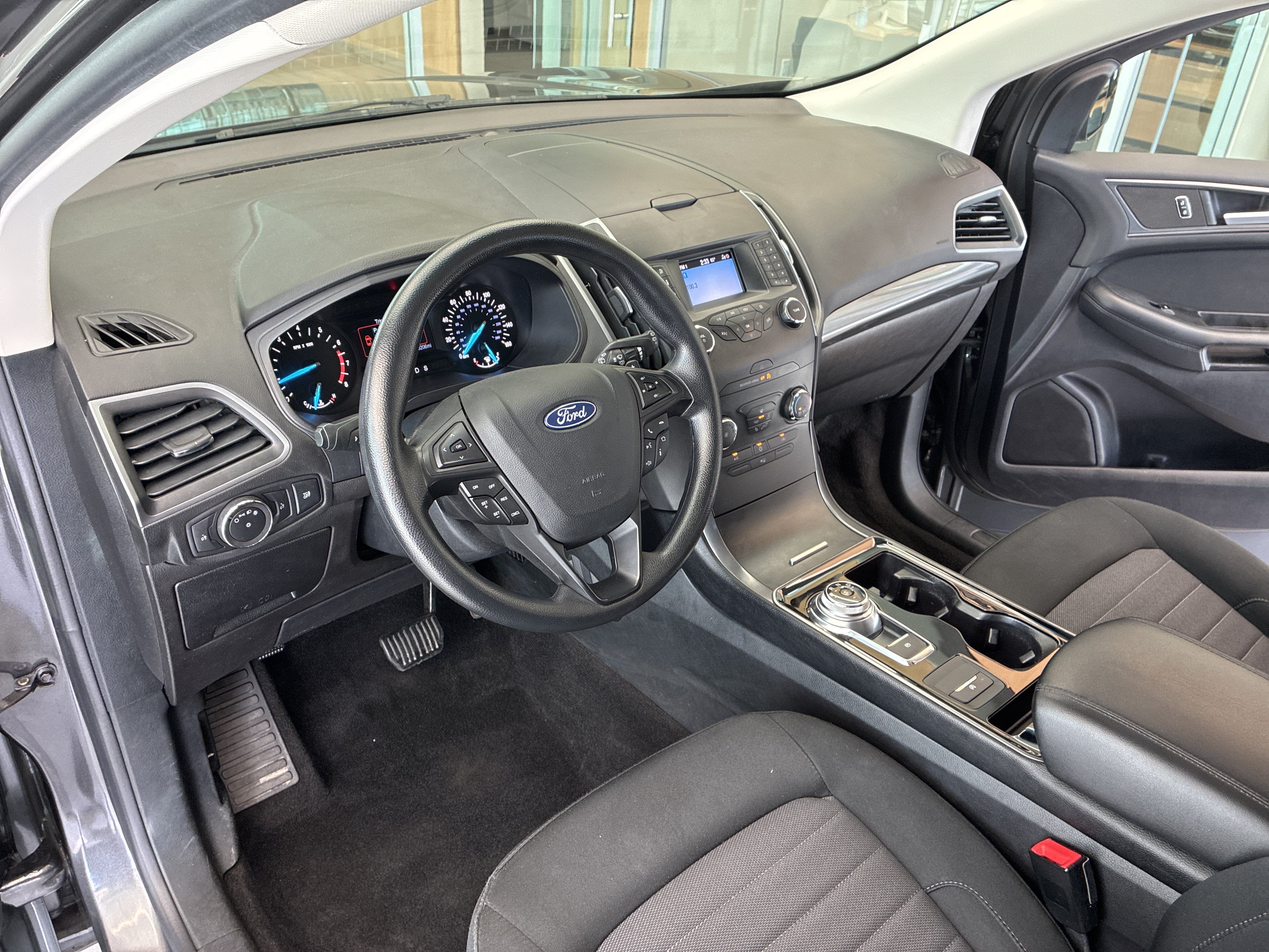 Used 2019 Ford Edge SE AWD/4WD image 16
