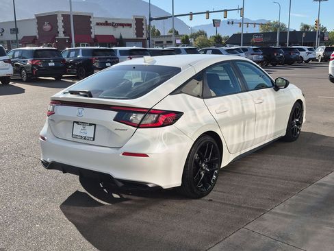 Used 2024 Honda Civic Sport image 3
