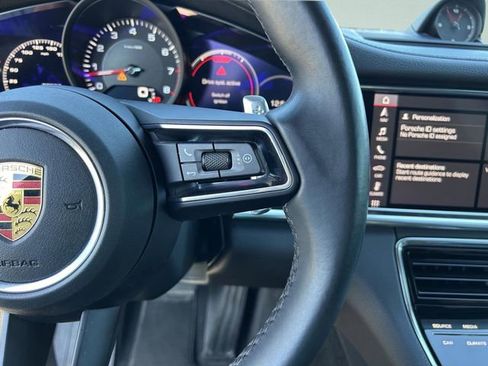 Used 2021 Porsche Panamera image 32