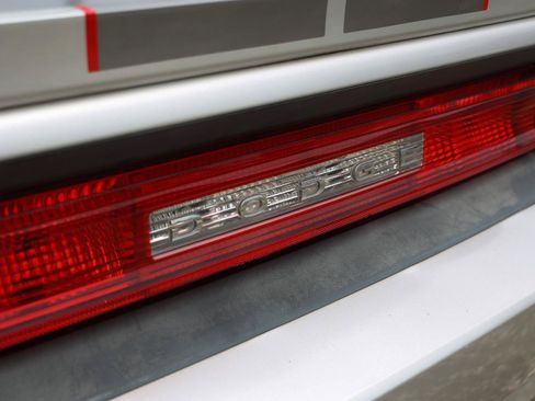 Used 2010 Dodge Challenger SE RWD image 30