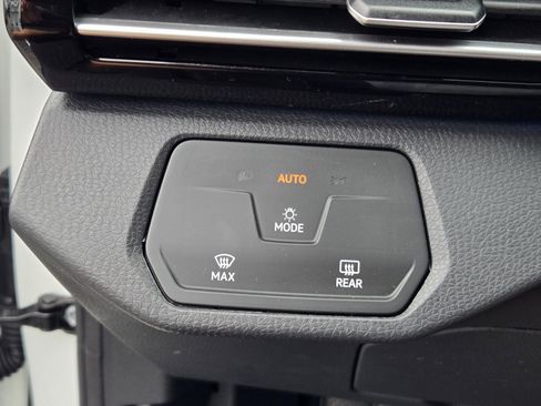 Used 2024 Volkswagen ID.4 2WD image 21