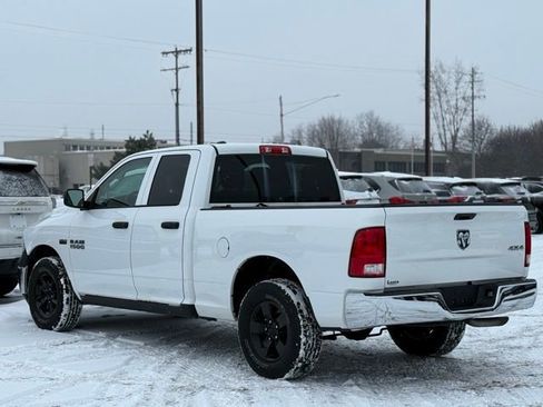 Used 2016 RAM 1500 ST w/ SXT Appearance Group image 38