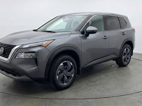 Used 2025 Nissan Rogue SV FWD image 3