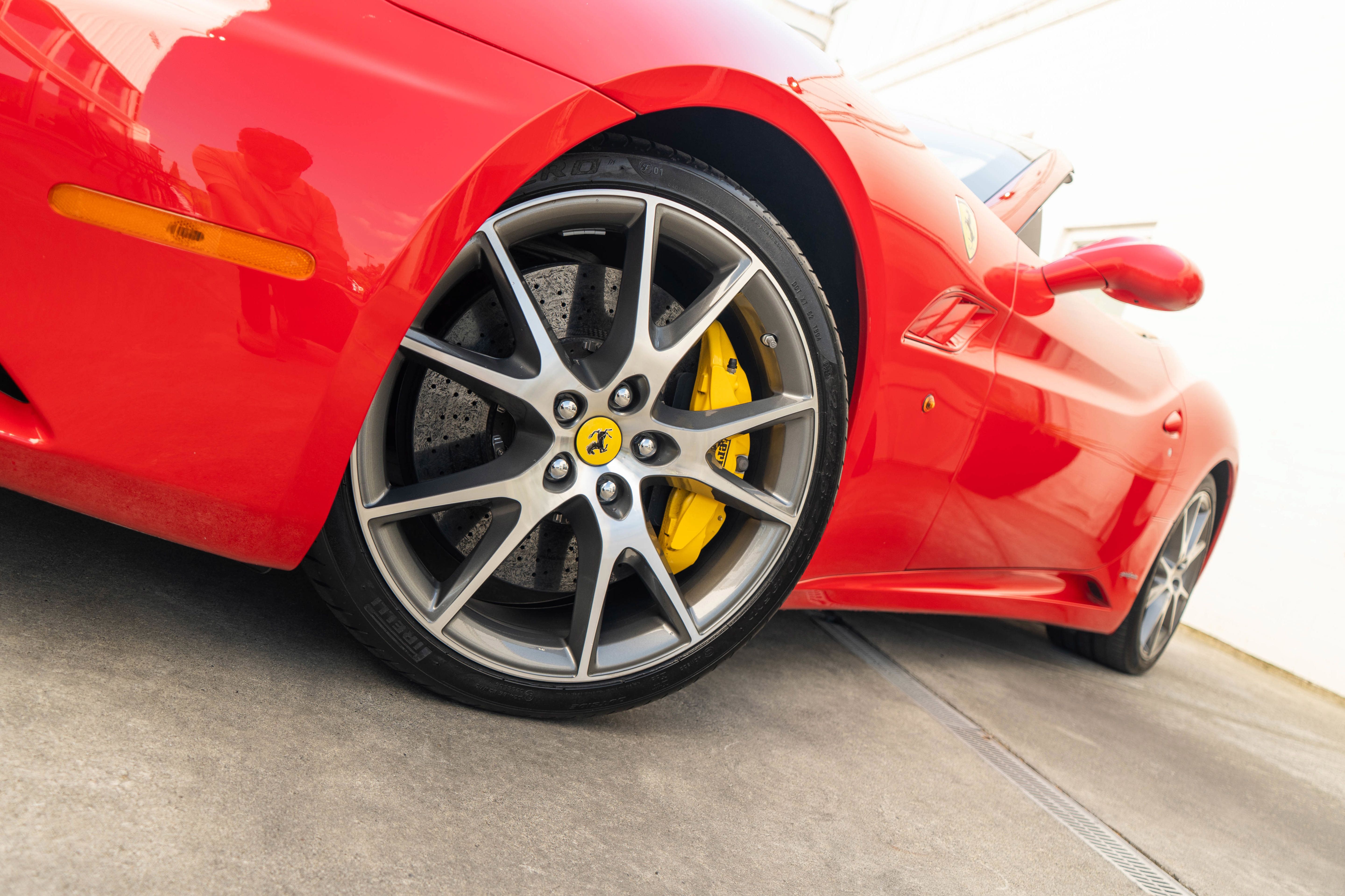 Used 2010 Ferrari California RWD image 4