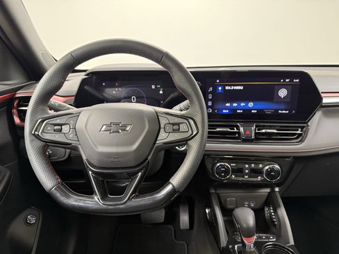 Used 2024 Chevrolet TrailBlazer RS w/ Convenience Package image 23