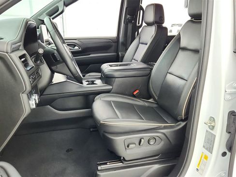 Used 2024 GMC Yukon XL SLT RWD image 26