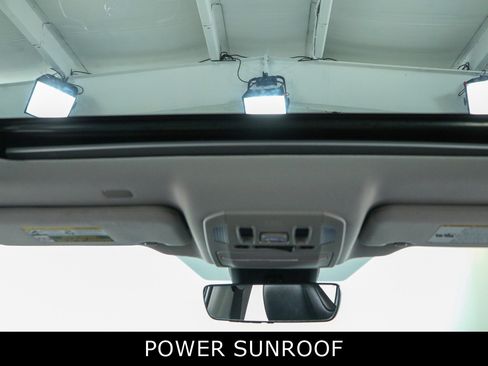 Used 2022 Toyota Highlander XLE FWD image 21