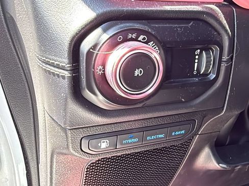 Used 2024 Jeep Wrangler Unlimited Sahara AWD/4WD image 6