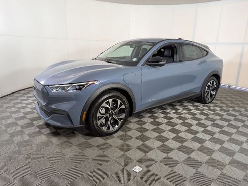 New 2025 Ford F150 XLT w/ Equipment Group 303A High image 18