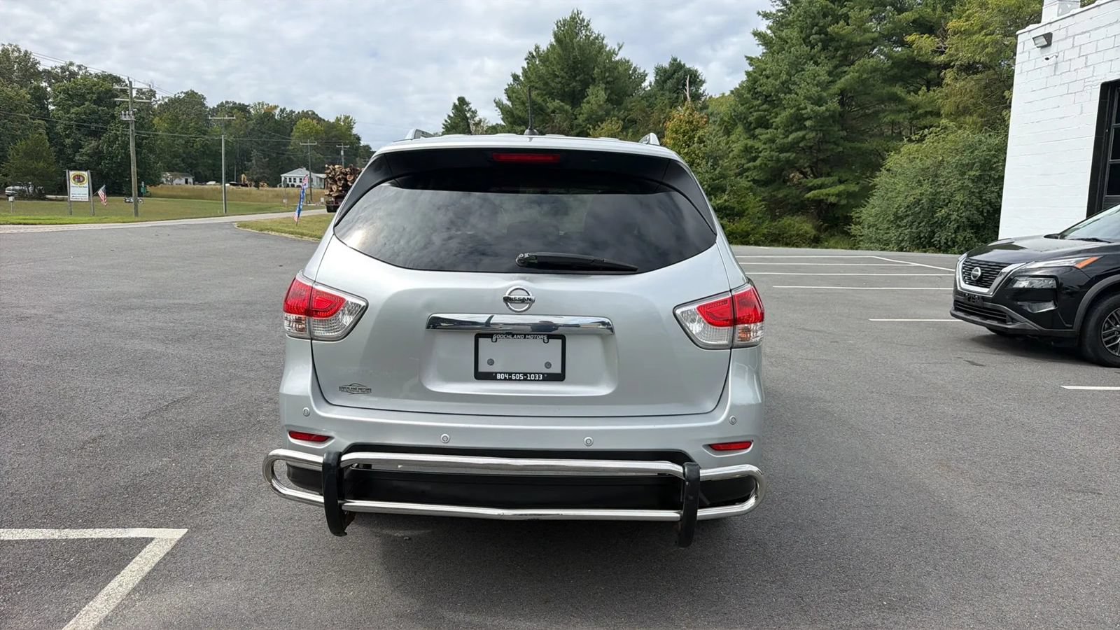Used 2013 Nissan Pathfinder SV AWD/4WD image 3
