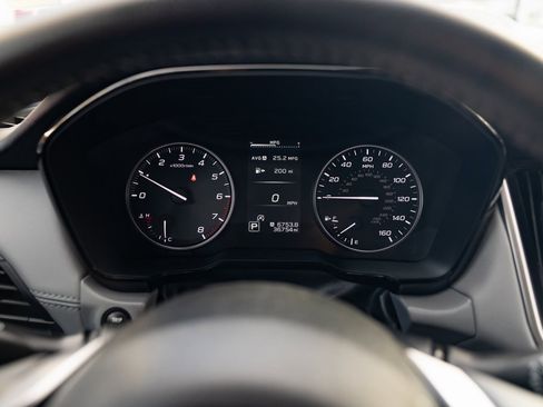 Used 2024 Subaru Outback Premium image 12