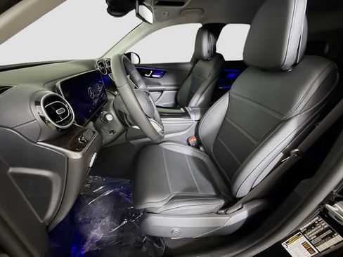 Used 2025 Mercedes-Benz GLC 350e 4MATIC image 21