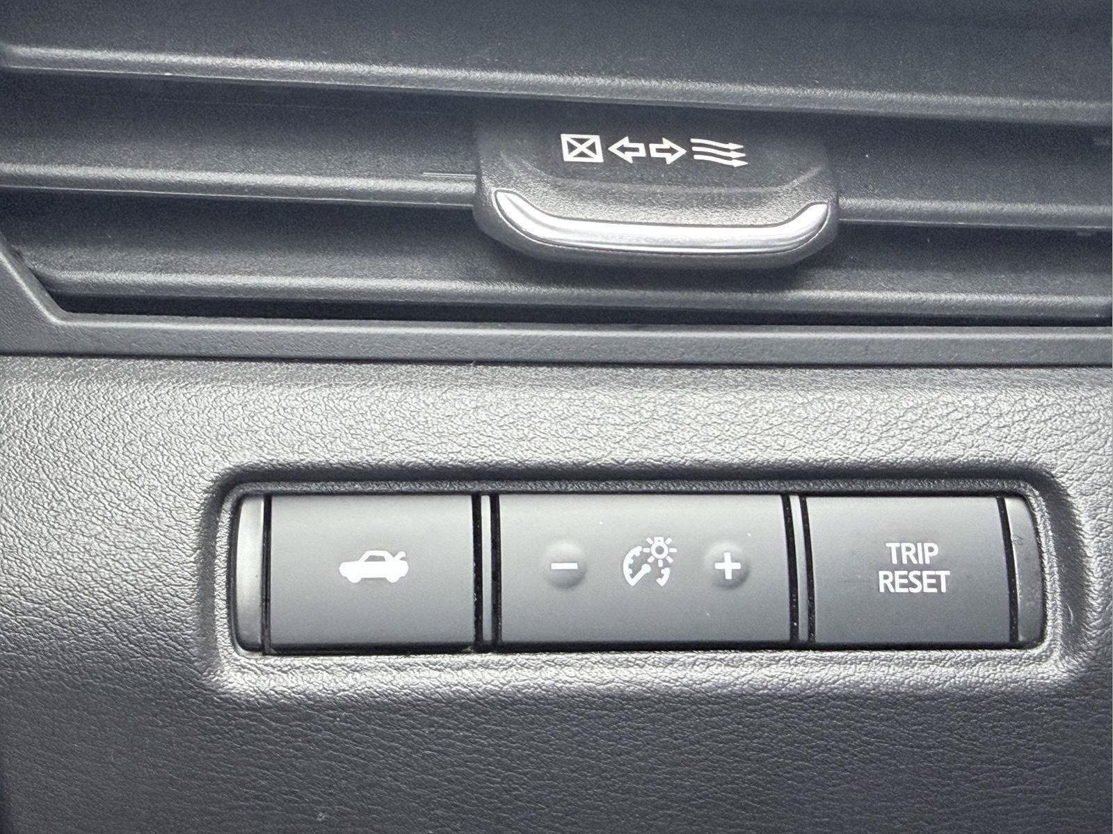 Used 2023 Nissan Altima 2.5 SV AWD/4WD image 4