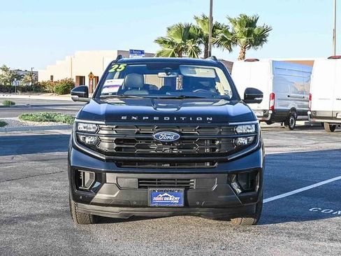 Certified 2025 Ford Expedition Max Active AWD/4WD image 2