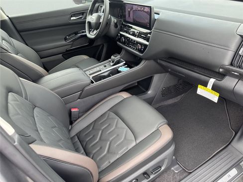 New 2026 Nissan Pathfinder Platinum w/ Cargo Package FWD image 35