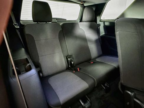 Used 2020 Chevrolet Traverse LS FWD image 32