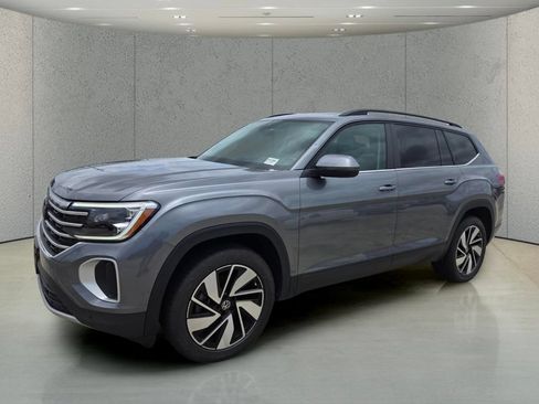 Used 2025 Volkswagen Atlas SE AWD/4WD image 9