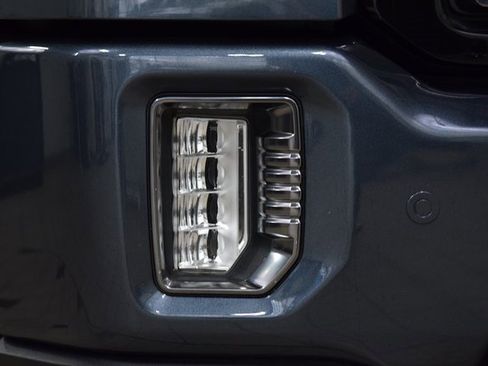 Used 2020 GMC Sierra 2500 AT4 w/ Technology Package image 12