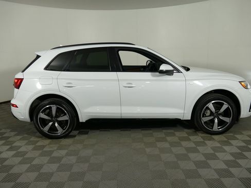 Used 2023 Audi Q5 2.0T Premium Plus w/ Premium Plus Package AWD/4WD image 2