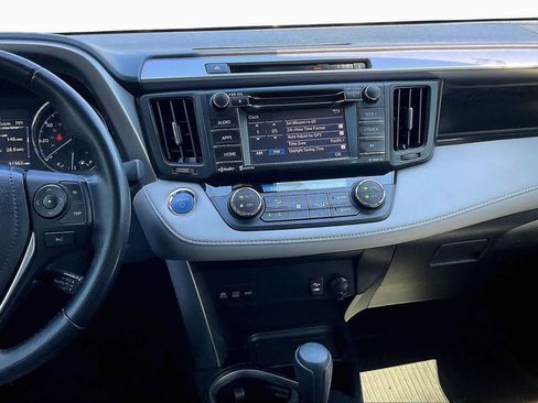 Certified 2017 Toyota RAV4 XLE w/ Carpet Mat Package image 6