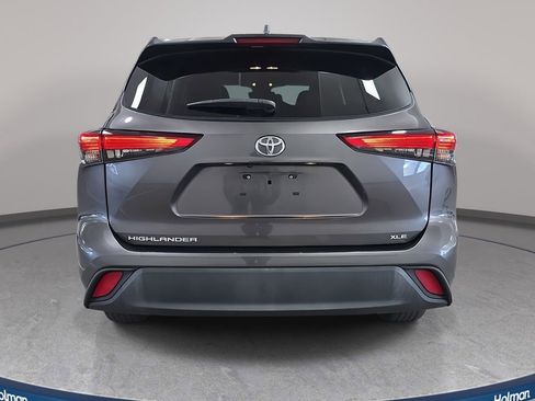 Used 2022 Toyota Highlander XLE image 8