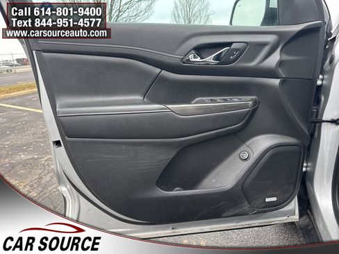 Used 2019 GMC Acadia SLT image 16