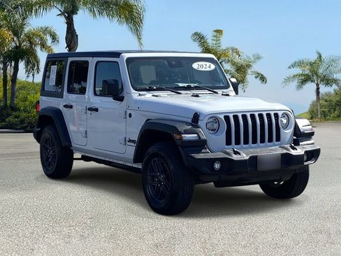 Used 2024 Jeep Wrangler Unlimited Sport AWD/4WD image 6