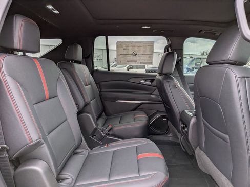 New 2026 Chevrolet Traverse RS w/ LPO, Floor Liner Package image 32