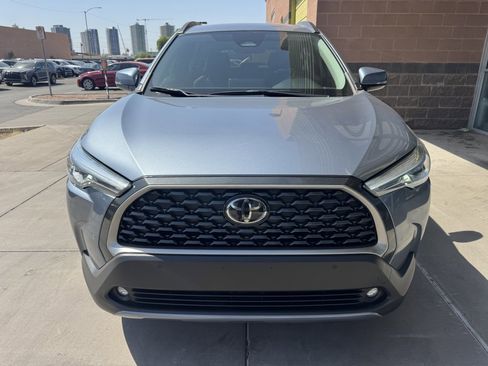 Used 2023 Toyota Corolla Cross XLE image 10