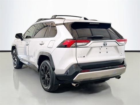 Used 2023 Toyota RAV4 SE image 6