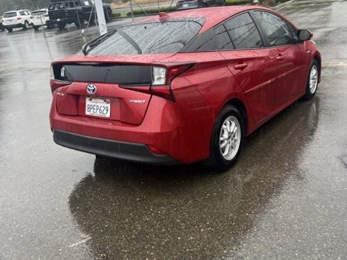 Used 2019 Toyota Prius L Eco image 8