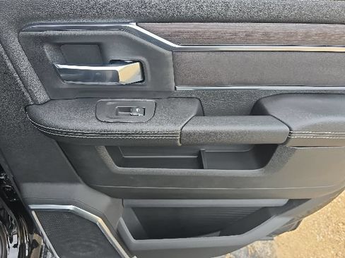 New 2026 RAM 2500 Laramie AWD/4WD image 28