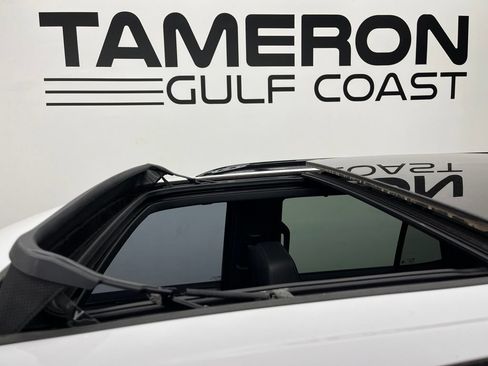 Used 2023 Chevrolet Tahoe Z71 w/ Luxury Package AWD/4WD image 16