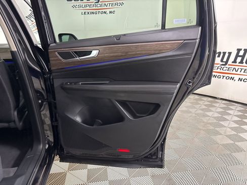 Used 2025 Volkswagen Atlas SEL image 26