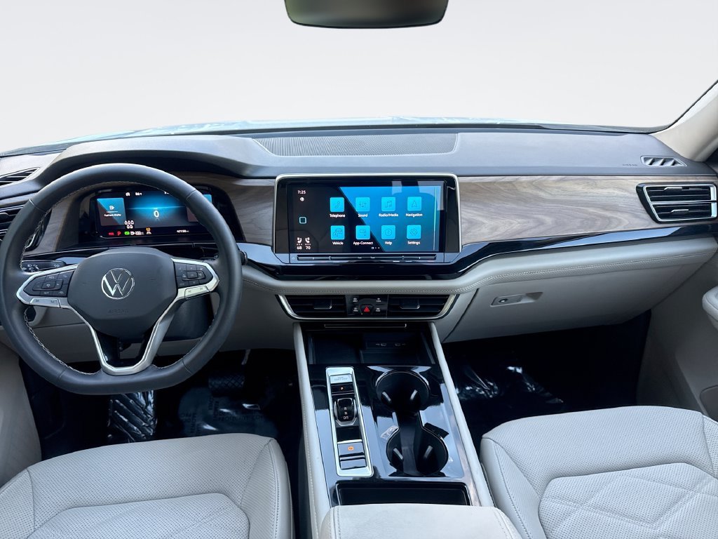 Used 2024 Volkswagen Atlas SE AWD/4WD image 21