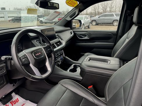 Used 2021 GMC Yukon SLT image 2