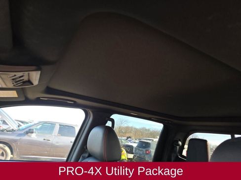 Used 2024 Nissan Titan PRO-4X w/ Pro-4x Convenience Package image 10