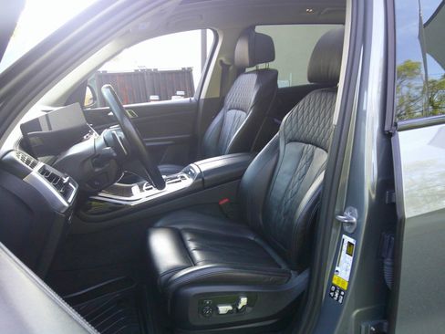 Used 2021 Chevrolet Suburban Premier w/ Premium Package AWD/4WD image 99