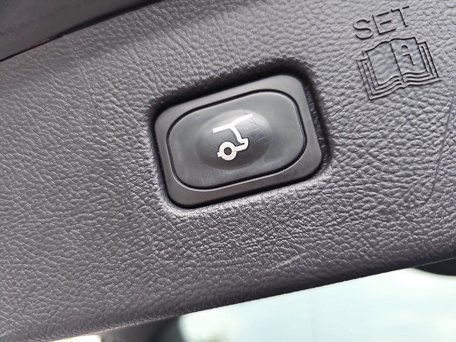 Used 2023 Ford Edge Titanium AWD/4WD image 13