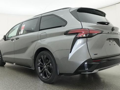New 2026 Toyota Sienna XSE FWD image 21