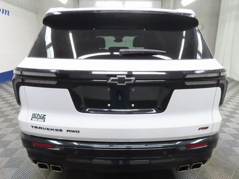 Used 2024 Chevrolet Traverse RS w/ LPO, Floor Liner Package image 40