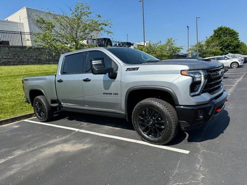 Used 2026 Chevrolet Silverado 2500 LTZ w/ Trail Boss Package AWD/4WD image 5