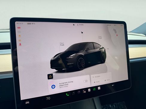 Used 2023 Tesla Model Y Performance AWD/4WD image 16