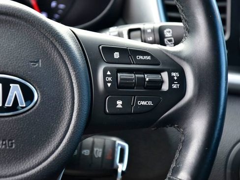 Certified 2018 Kia Sorento LX w/ LX V6 Convenience Package image 16