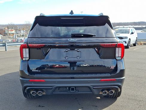 Used 2025 Ford Explorer ST image 5