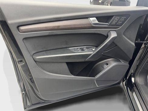 Used 2022 Audi Q5 2.0T Premium w/ Convenience Package image 32