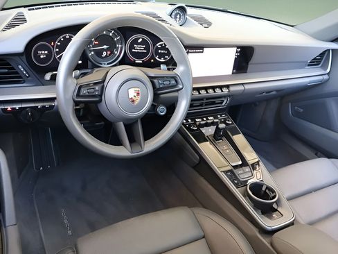 Used 2022 Porsche 911 Carrera S RWD image 4