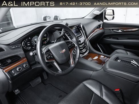 Used 2019 Cadillac Escalade Luxury image 41