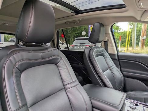 Used 2023 Lincoln Aviator Reserve AWD/4WD image 37