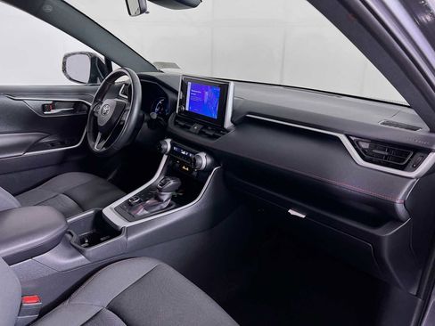Used 2023 Toyota RAV4 SE image 29
